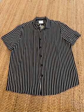 Marshalls Black and White Vertical Stripe Short Sleeve Button-Down Shirt